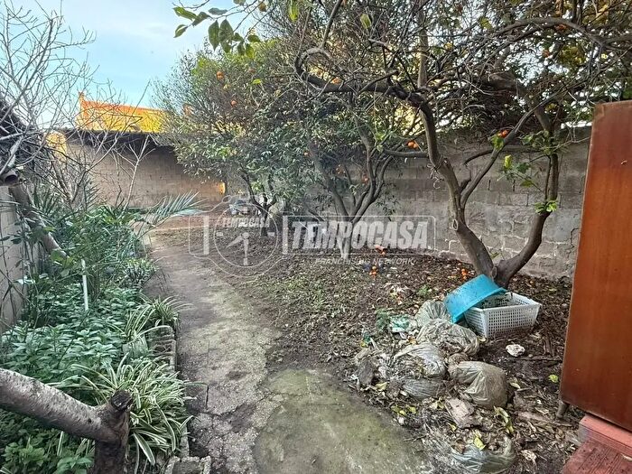 Appartamento con 5 locali in vendita in Via Giovanni XXIII, Santa Giusta