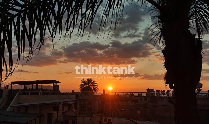 Appartamento quadrilocale in vendita in Via Matilde Serrao, Scicli