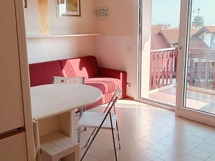 Appartamento bilocale in affitto in Via Dugazze, Rivoltella, Desenzano del Garda