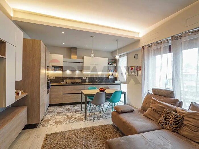 Appartamento trilocale in vendita in Via Bonghi, Bergamo