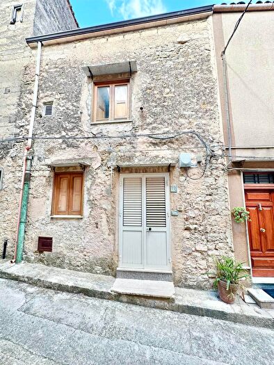 Casa con 6 locali in vendita in Bisacquino