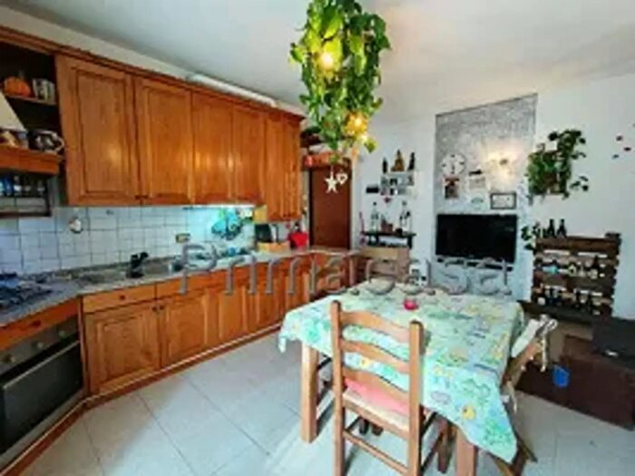 Appartamento quadrilocale in vendita in Via XXV Aprile, Salzano