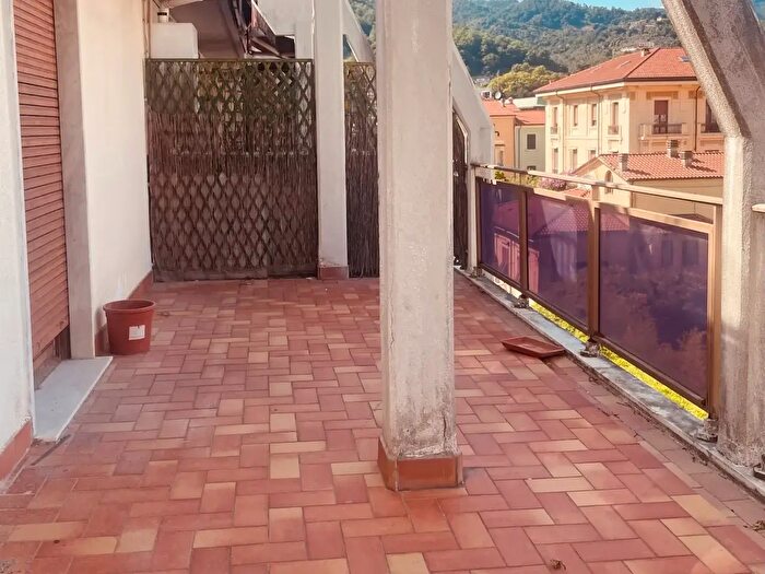 Appartamento quadrilocale in vendita in Carrara