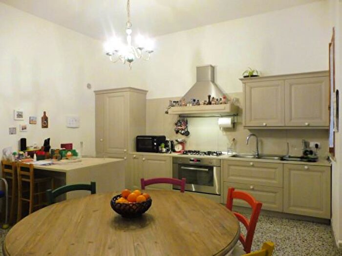 Casa con 5 locali in vendita in Via Bruno Buozzi, Capraia E Limite