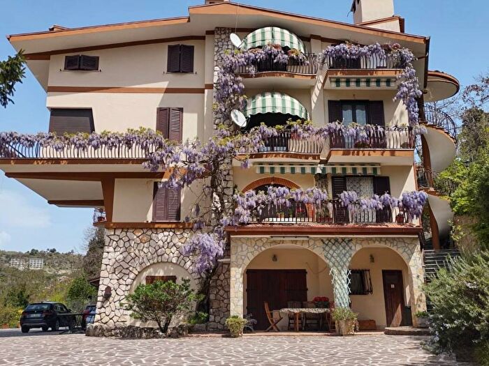 Appartamento trilocale in affitto in Viale Aminta Milani, Segni