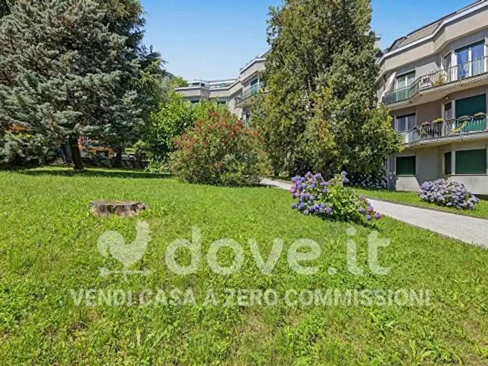 Appartamento trilocale in vendita in Viale Padre G B Aguggiari, Varese