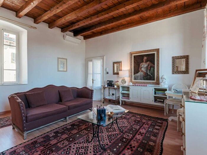 Appartamento trilocale in affitto in Lonato, Lonato del Garda