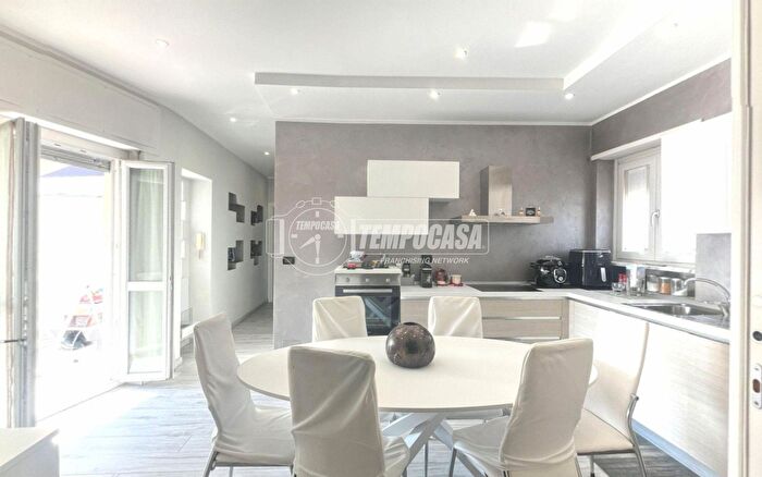 Appartamento trilocale in vendita in Torino