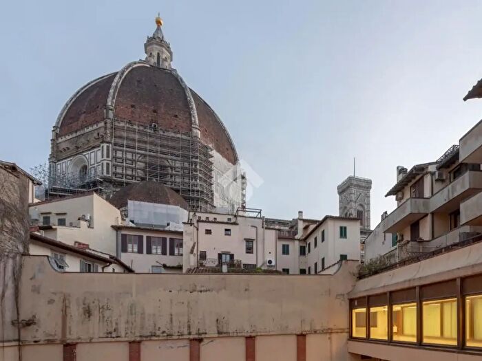 Appartamento monolocale in affitto in Via Ricasoli, Firenze