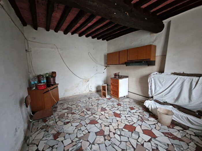 Casa con 6 locali in vendita in Via di Balbano, Lucca