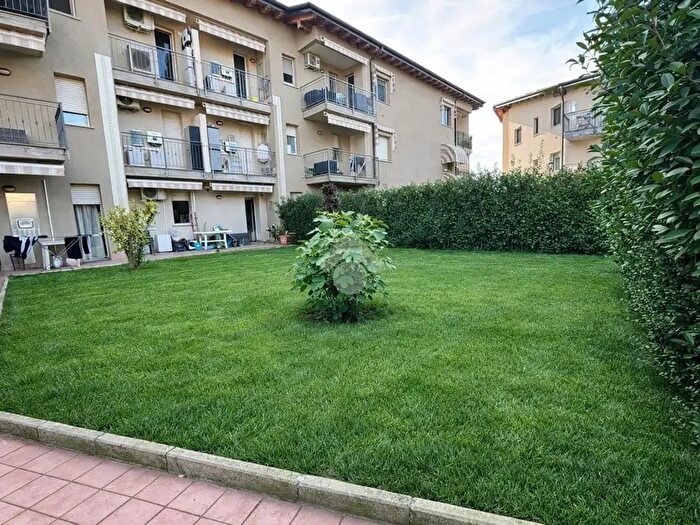 Appartamento trilocale in vendita in Via Ponte Fabbro, Cologne