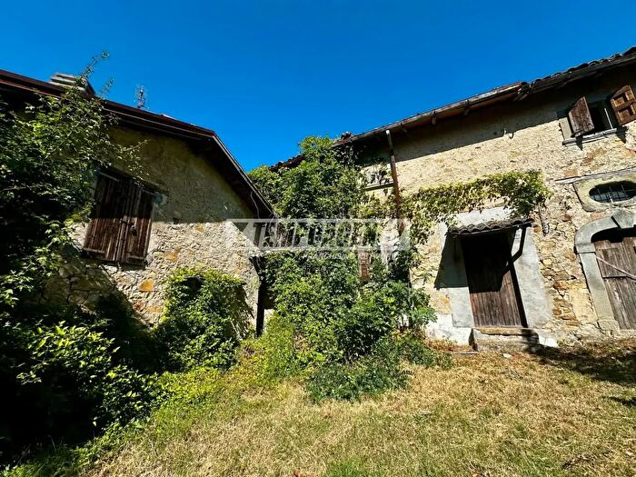 Appartamento quadrilocale in vendita in Via della Chiesa, Serramazzoni