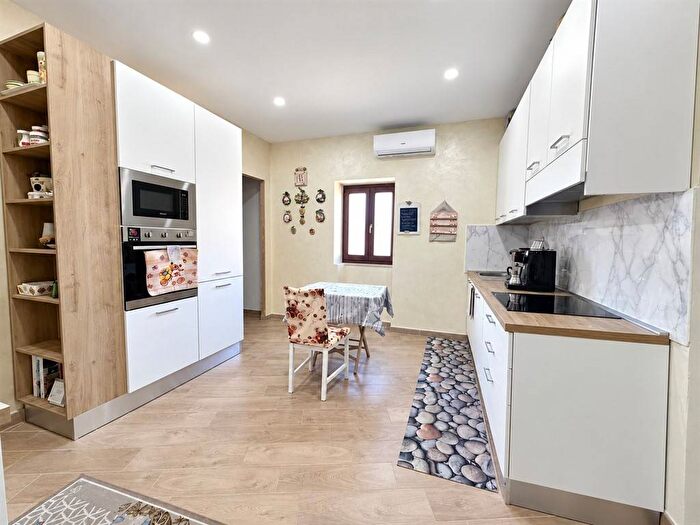 Appartamento trilocale in vendita in Via Rometta, Rocca Cencia, Roma