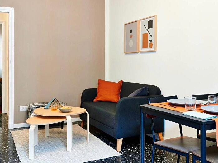 Appartamento trilocale in affitto in Via Giovanni Battista Fauchè, Cenisio, Milano