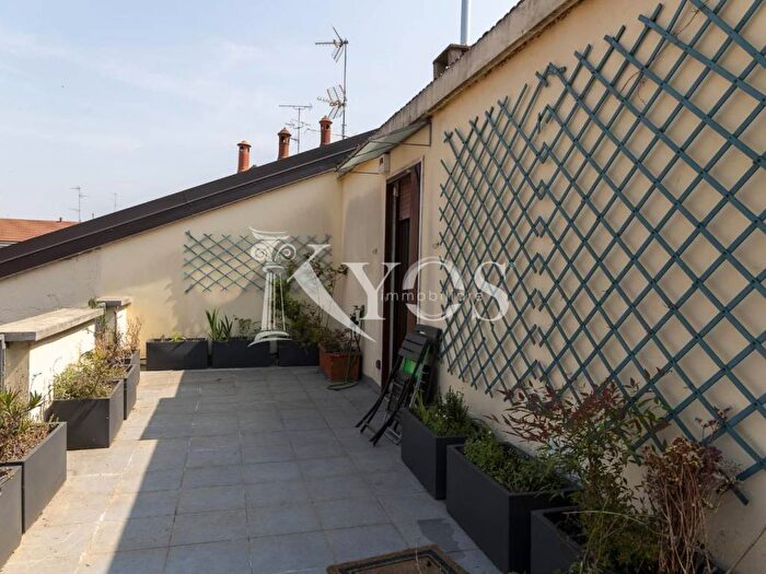 Appartamento bilocale in affitto in Via Col del Rosso, Corso San Gottardo, Milano