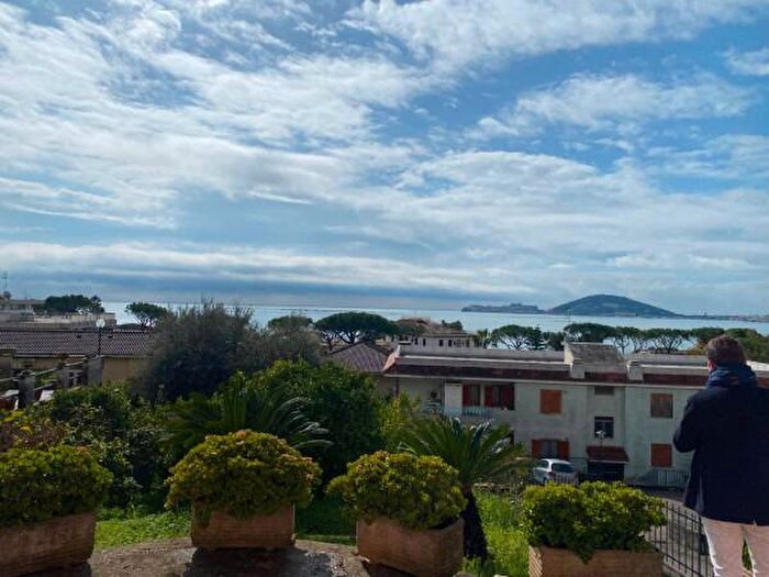 Appartamento trilocale in vendita in Via Giuseppe Paone, Formia