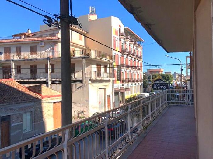Appartamento con 6 locali in vendita in Via Tenente Antonio Genovese, Barcellona Pozzo Di Gotto