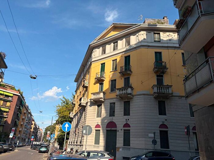 Appartamento bilocale in affitto in Via Cola di Rienzo, Solari, Milano