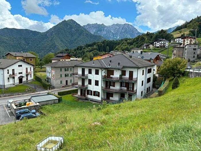 Appartamento trilocale in affitto in via Frazione Foppa, Santa Brigida