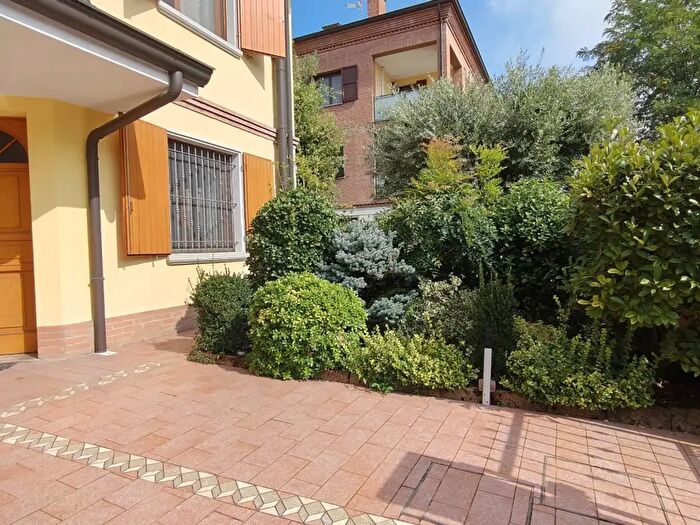 Casa con 5 locali in vendita in Antonio De Curtis, Campagnola Emilia