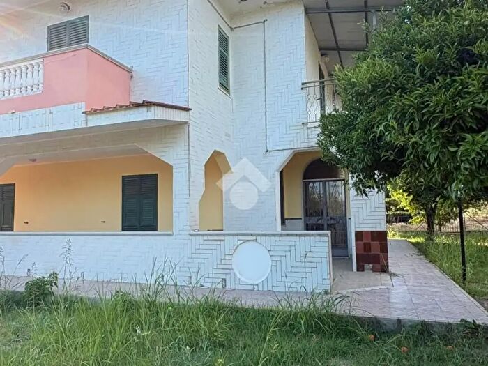 Appartamento quadrilocale in vendita in Via Biancospino II Trav, Sellia Marina