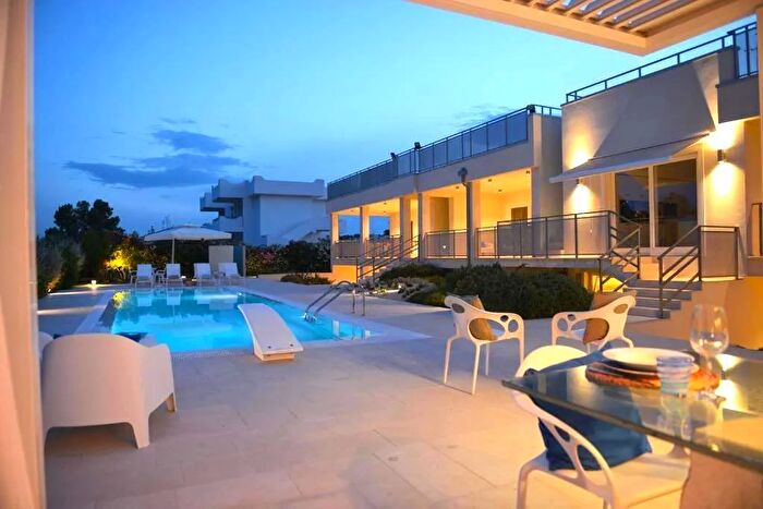 Casa con 10 locali in vendita in Via Agamennone Policoro, Policoro