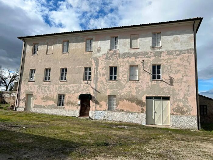 Casa con 10 locali in vendita in Vallato Superiore, Trecastelli