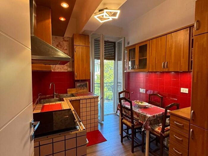 Appartamento trilocale in affitto in Viale Giovanni Bovio, Viale Bovio Piazza Duca degli Abruzzi, Pescara