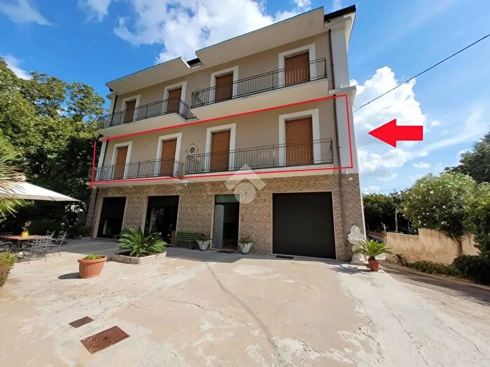 Appartamento con 6 locali in vendita in Viale Moiano, Airola