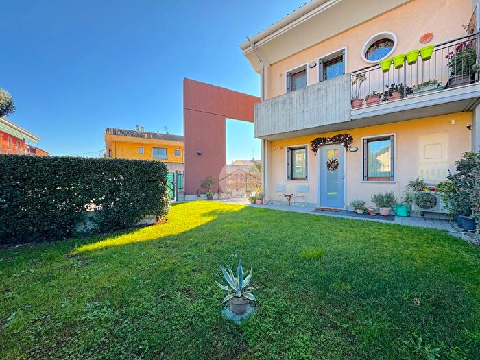 Appartamento trilocale in vendita in Via G Verdi, Castel DAzzano