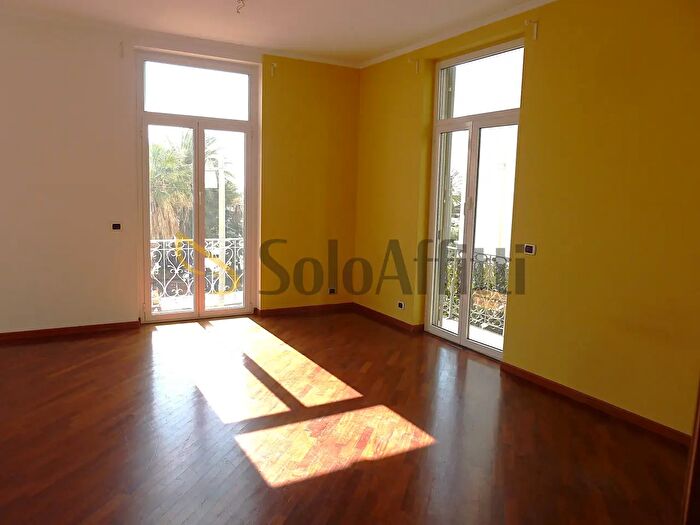 Appartamento con 5 locali in affitto in Corso Orazio Raimondo, Sanremo