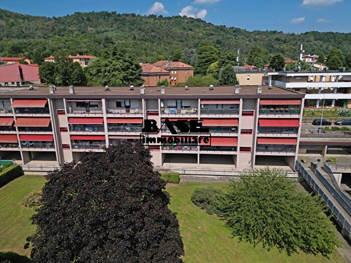 Appartamento trilocale in vendita in Como