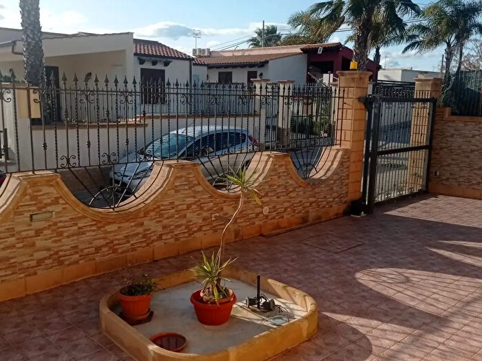 Casa con 5 locali in vendita in Castelvetrano