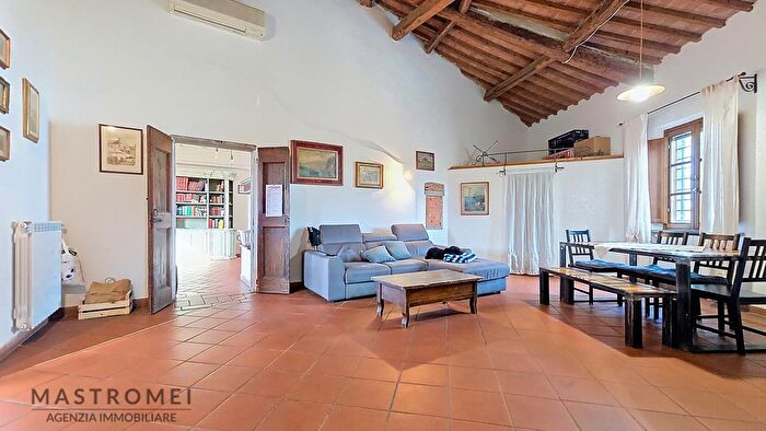 Casa con 11 locali in vendita in Via Antonia Pozzi, Santa Croce SullArno