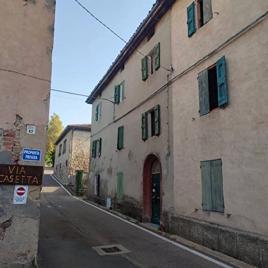 Casa con 10 locali in vendita in Via Casetta Monzuno, Monzuno