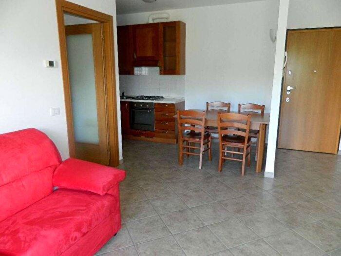 Appartamento trilocale in affitto in via Marinai dItalia, Centro, Sondrio