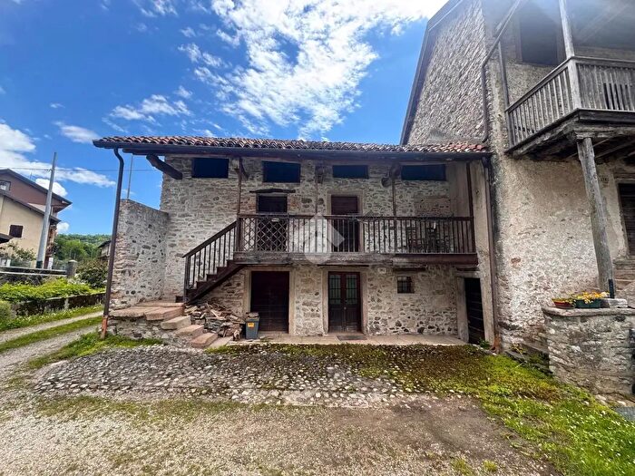 Appartamento trilocale in affitto in Via Norcen, Pedavena