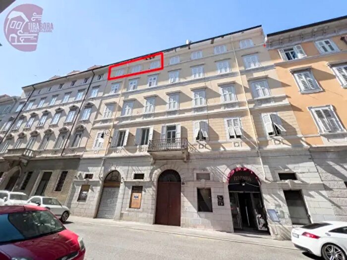 Appartamento quadrilocale in vendita in Via del Lazzaretto Vecchio, Trieste