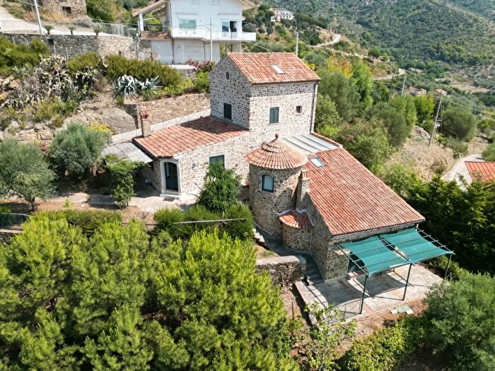 Casa quadrilocale in vendita in Località Annunziata, Castellabate