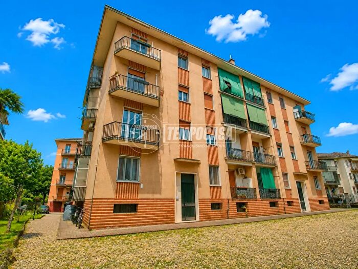Appartamento trilocale in vendita in Via Ettore Grippa, Novara
