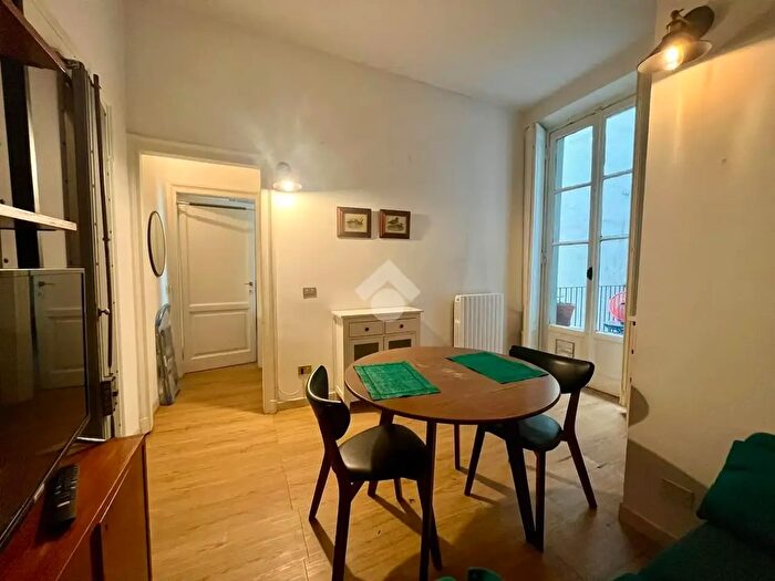 Appartamento bilocale in affitto in Via Castel Morrone, Milano
