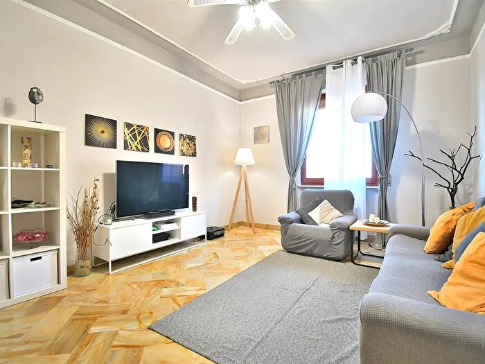 Appartamento con 5 locali in vendita in Via San Donato, Casole DElsa