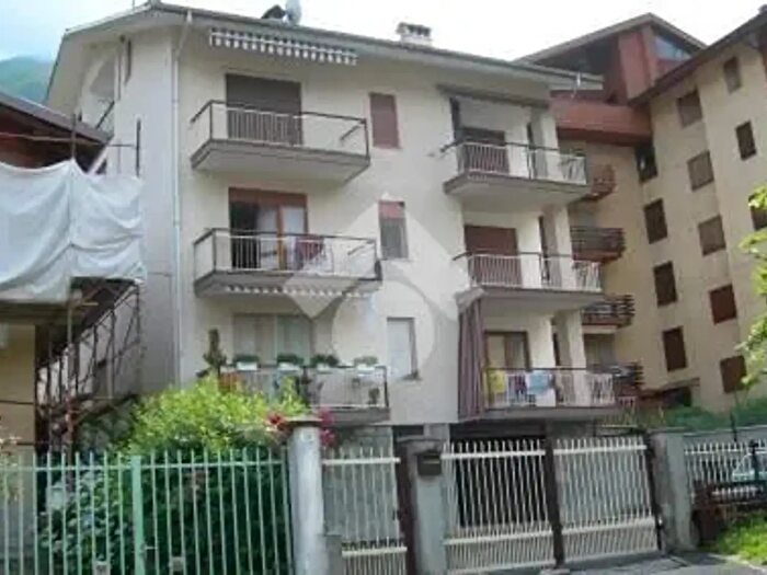 Appartamento quadrilocale in vendita in Via Roma, Cantoira