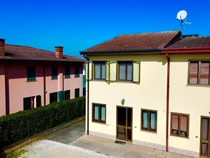 Casa quadrilocale in vendita in Via Vallancon Ovest, Ospedaletto Euganeo