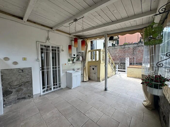 Appartamento trilocale in vendita in Piazza San Leonardo, Vernio