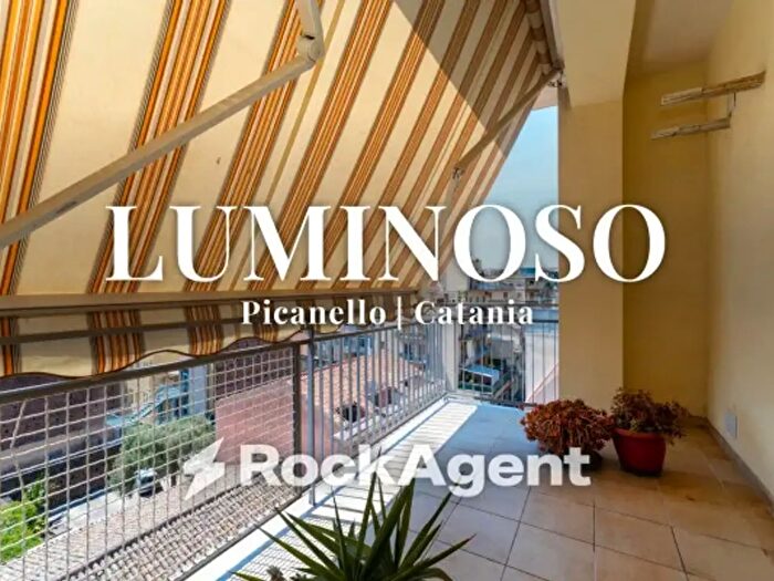 Appartamento trilocale in vendita in Via Antonio Santangelo Fulci, Catania