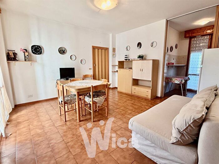 Appartamento trilocale in vendita in Via Abruzzi, Cervia