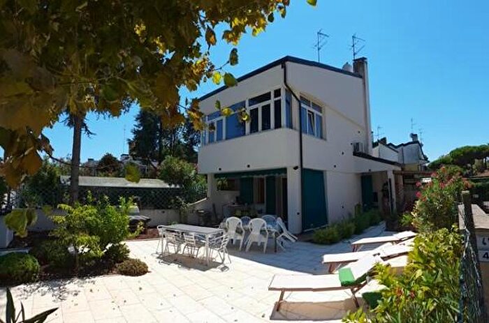 Casa quadrilocale in vendita in Viale Stati Uniti dAmerica, Comacchio