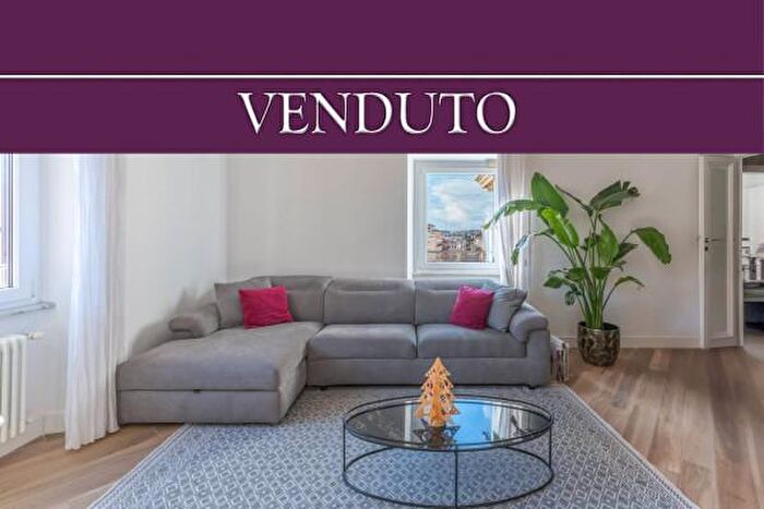 Appartamento quadrilocale in vendita in Via in Selci, Roma