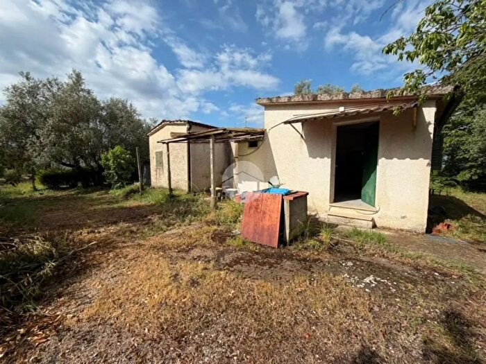 Casa quadrilocale in vendita in Via Montebello, Montelibretti
